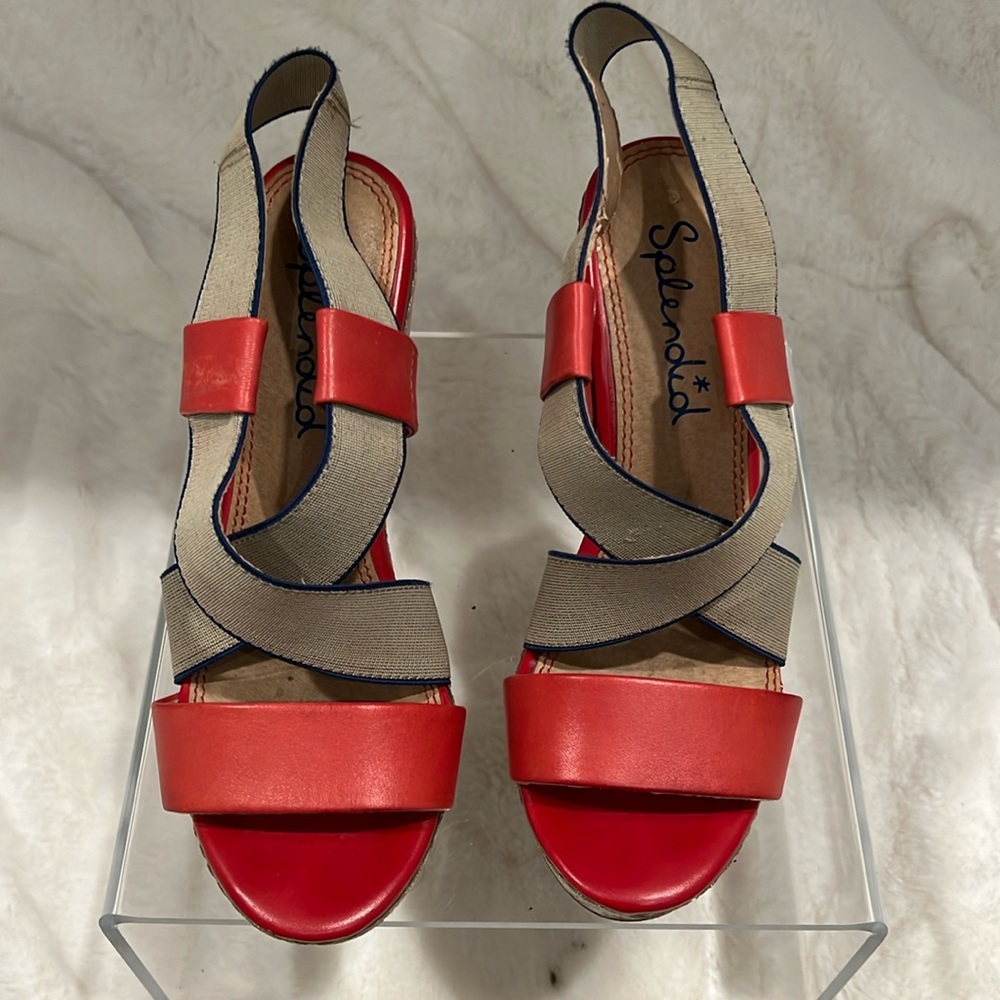Splendid platforms in Orange